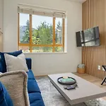 Newly Renovated King Bed Studio In The Village