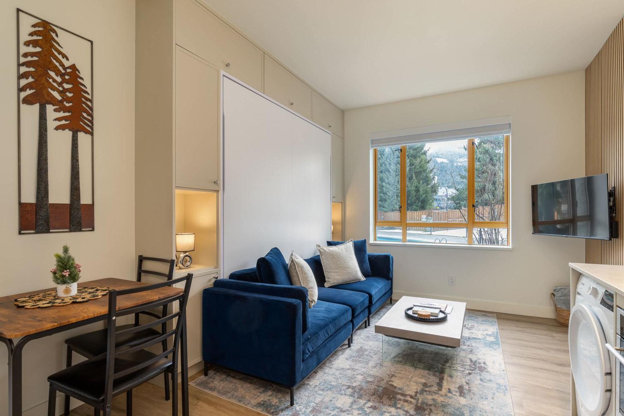 Newly Renovated King Bed In The Village *