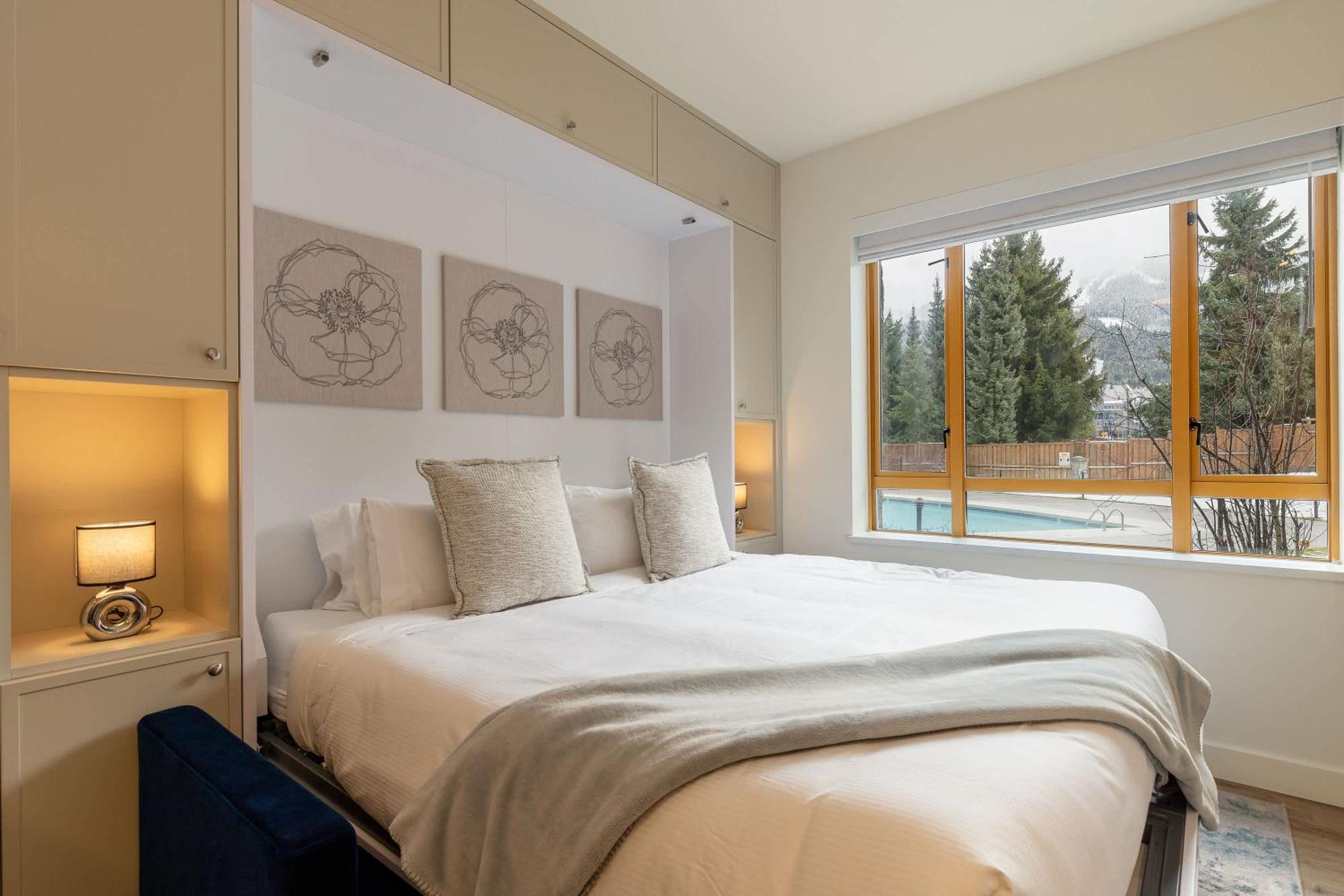 Newly Renovated King Bed In The Village